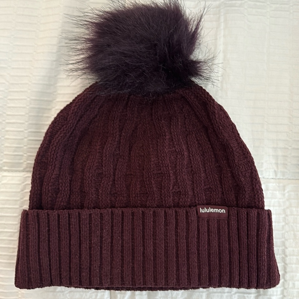 Lululemon Women’s Cable Knit Beanie
